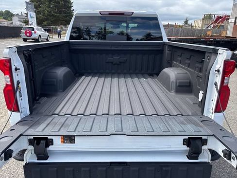 Used 2022 Chevrolet Silverado 1500 RST AWD/4WD image 23