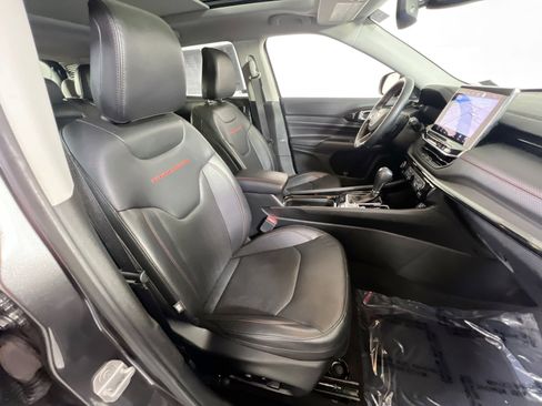 Used 2022 Jeep Compass Trailhawk w/ Trailhawk Elite Group image 29