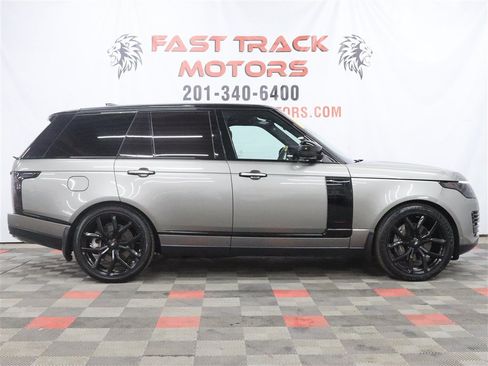 Used 2018 Land Rover Range Rover Supercharged AWD/4WD image 4