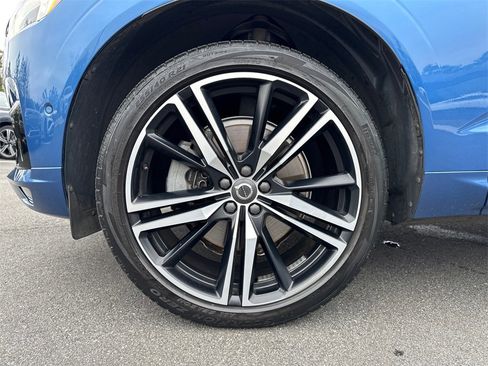 Used 2018 Volvo XC60 T6 R-Design w/ Convenience Package image 11