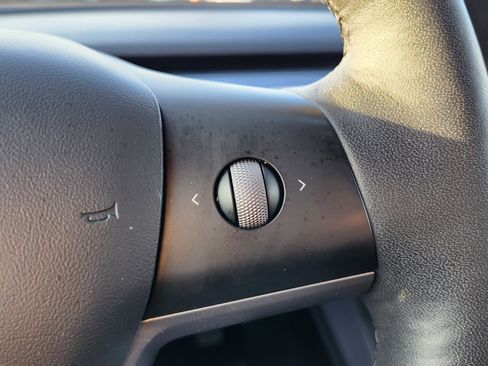 Used 2022 Tesla Model 3 image 34