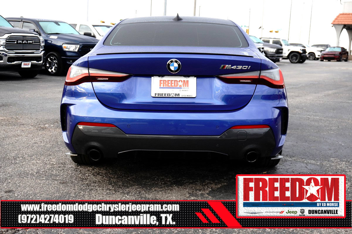 Used 2022 BMW 430i Coupe w/ M Sport Package RWD image 4
