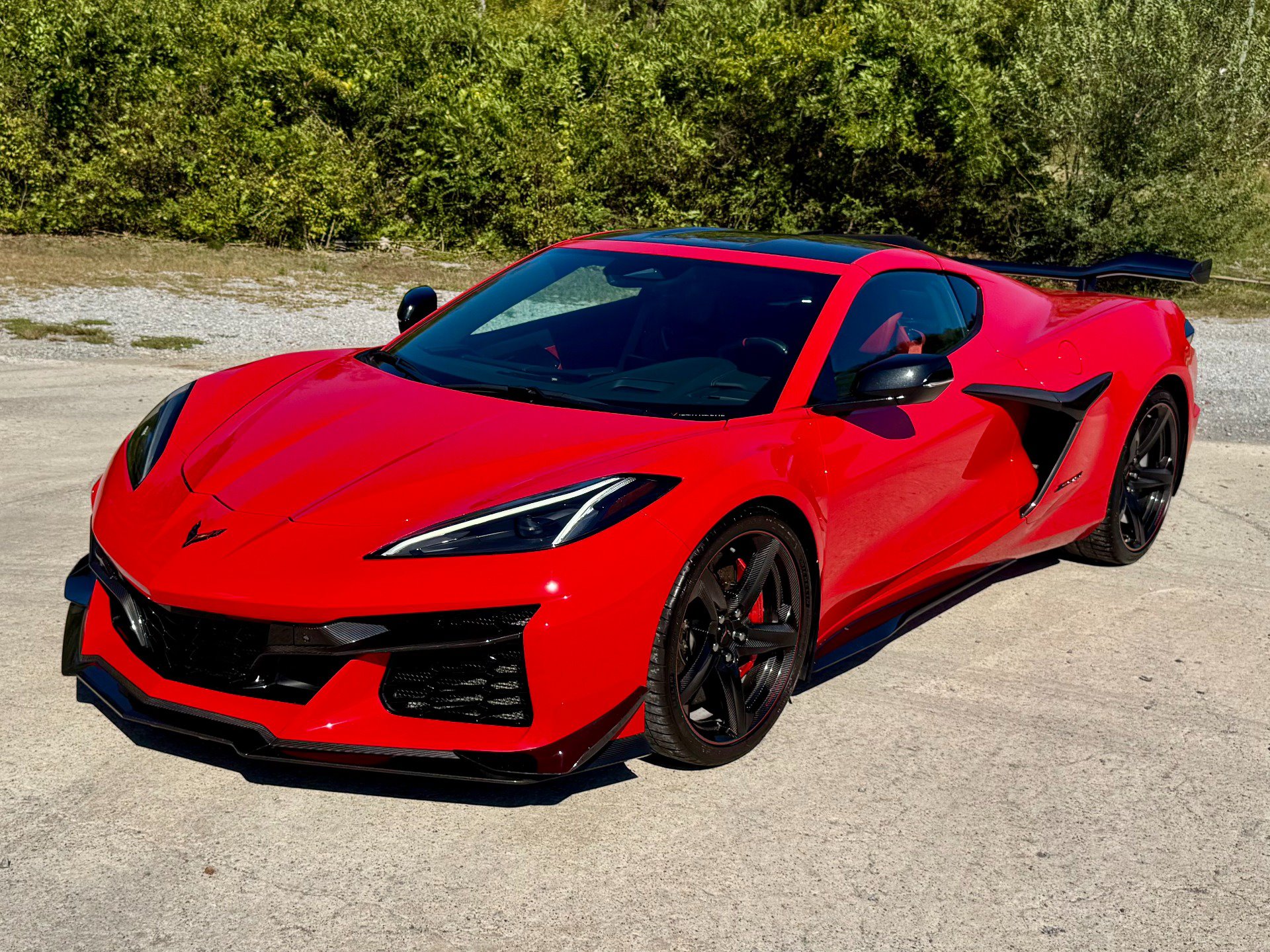 Used 2024 Chevrolet Corvette Z06 w/ Z07 Performance Package RWD image 2