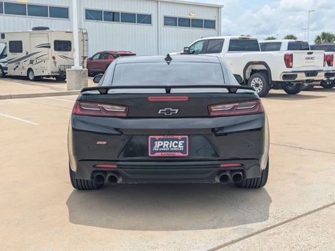 Used 2017 Chevrolet Camaro SS RWD image 6