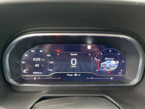 Used 2023 GMC Yukon SLT image 4