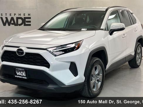 Used 2025 Toyota RAV4 XLE AWD/4WD image 1
