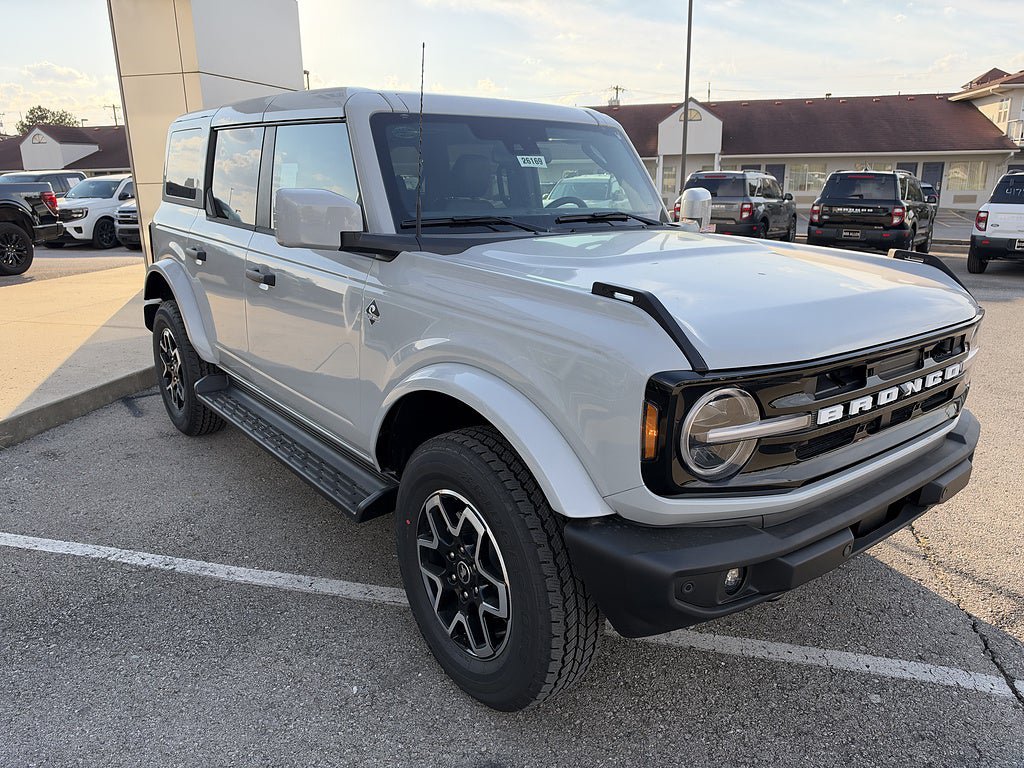 New 2026 Ford Bronco Outer Banks AWD/4WD image 7