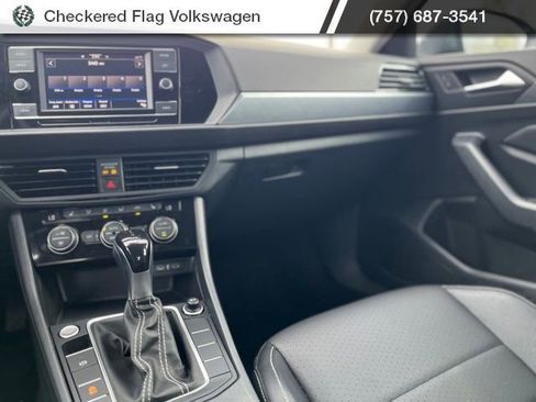 Used 2024 Volkswagen Jetta SE image 28