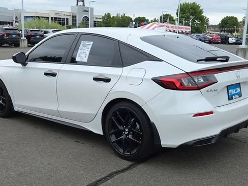 Used 2025 Honda Civic Sport image 6