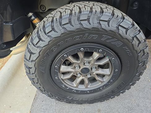 Used 2022 Jeep Wrangler Unlimited Rubicon w/ Trailer Tow Package AWD/4WD image 5