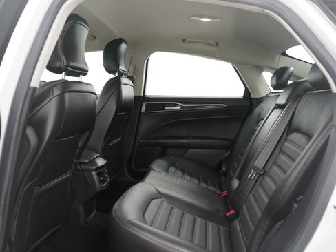 Used 2015 Ford Fusion SE w/ Equipment Group 202A image 18