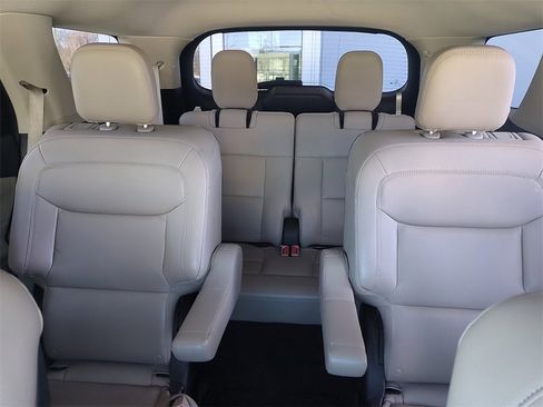 Used 2020 Ford Explorer XLT w/ Equipment Group 202A image 12