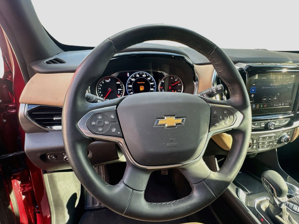 Used 2023 Chevrolet Traverse Premier FWD image 11