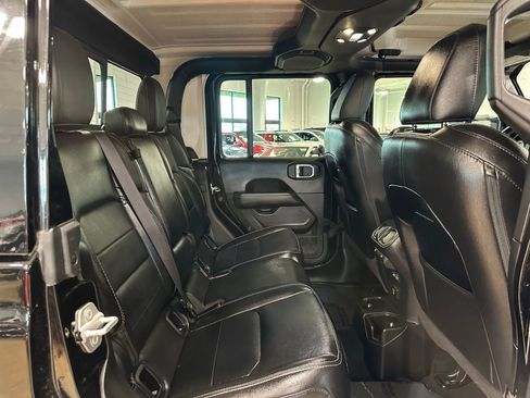 Used 2021 Jeep Gladiator Overland w/ Popular Equipment Package image 43