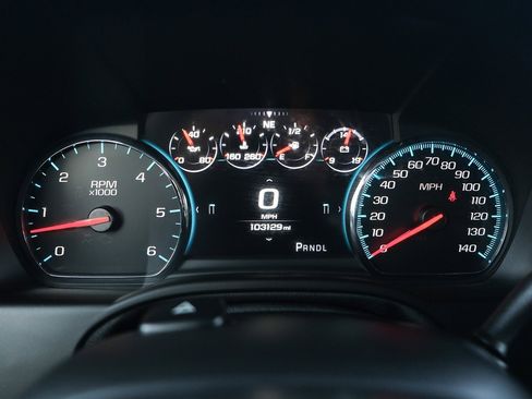 Used 2020 Chevrolet Suburban Premier image 32