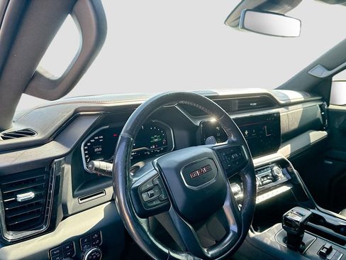 Used 2022 GMC Sierra 1500 AT4 w/ AT4 Preferred Package AWD/4WD image 12