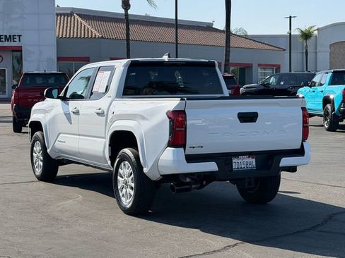 Used 2025 Toyota Tacoma SR5 AWD/4WD image 8