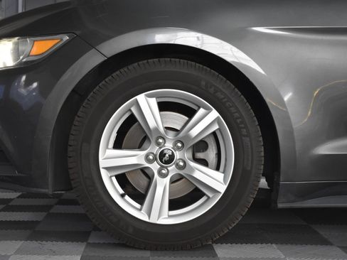 Used 2017 Ford Mustang Coupe image 24