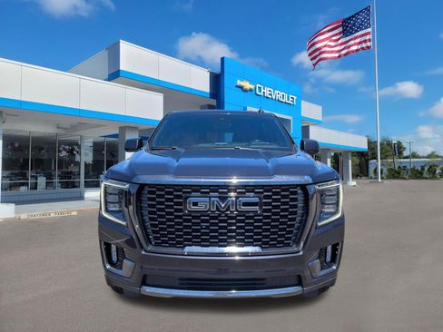 Used 2023 GMC Yukon XL Denali Ultimate AWD/4WD image 2