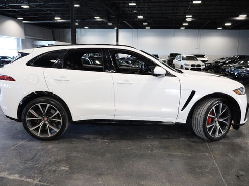 Used 2023 Jaguar F-PACE SVR image 8