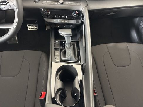 New 2025 Hyundai Elantra SEL FWD image 22