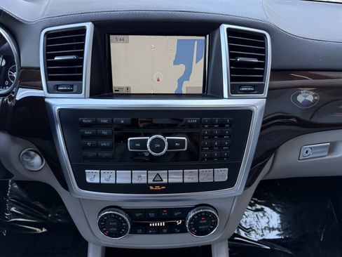 Used 2015 Mercedes-Benz GL 550 4MATIC image 28