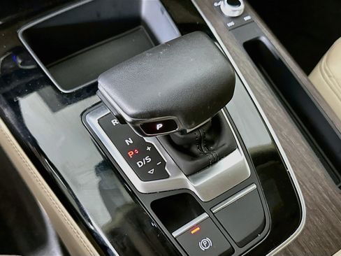 Used 2023 Audi Q5 2.0T Premium Plus w/ Premium Plus Package AWD/4WD image 24