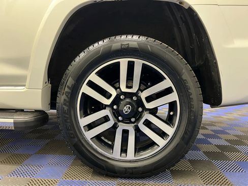 Used 2016 Toyota 4Runner Limited image 16