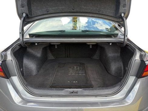 Used 2024 Nissan Altima 2.5 SV image 28