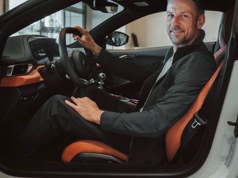 Used 2025 Lotus Emira RWD image 6