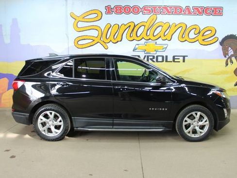 Used 2018 Chevrolet Equinox LT image 1