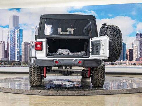 Used 2024 Jeep Wrangler Willys image 12