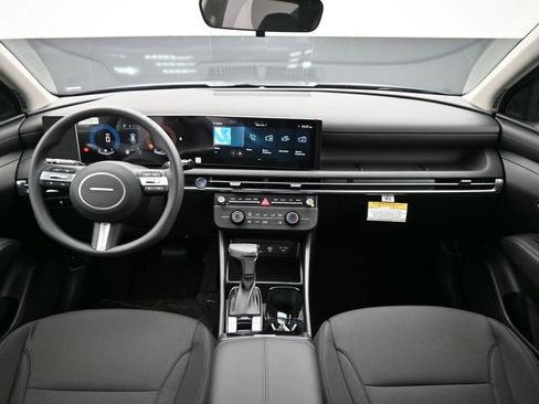 New 2026 Hyundai Tucson SE image 12
