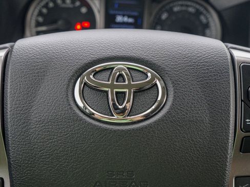 Used 2023 Toyota Tacoma SR5 RWD image 15