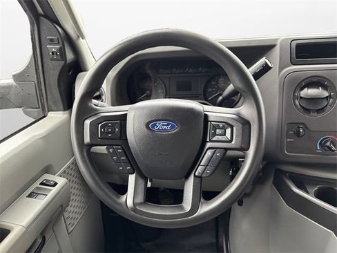 Used 2022 Ford E-350 and Econoline 350 Super Duty w/ Power Windows & Locks Group image 12