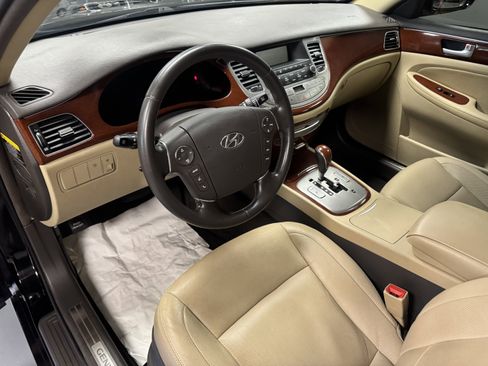 Used 2014 Hyundai Genesis 3.8 image 11