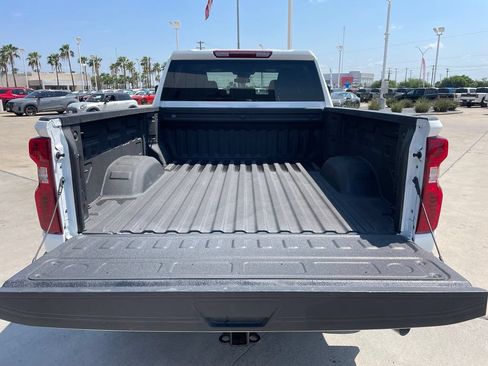 Used 2025 Chevrolet Silverado 2500 LT w/ Convenience Package AWD/4WD image 8