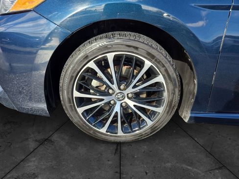 Used 2020 Toyota Camry SE image 14