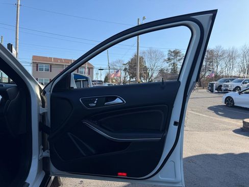 Used 2018 Mercedes-Benz GLA 250 4MATIC image 18