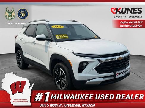 Used 2025 Chevrolet TrailBlazer LT AWD/4WD image 1
