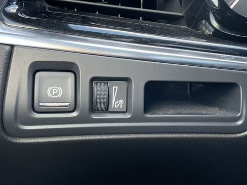 Certified 2024 Cadillac XT6 Premium Luxury w/ LPO, Floor Liner Package image 32