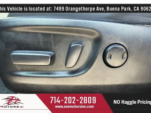 Used 2017 Toyota Sienna SE Premium w/ Cargo Management Package FWD image 46