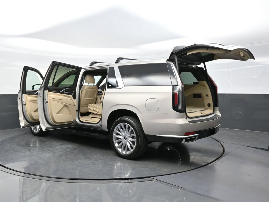 Certified 2024 Cadillac Escalade ESV Premium Luxury AWD/4WD image 47