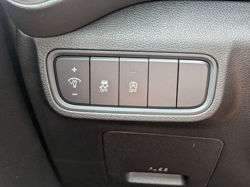 Used 2025 Kia Soul LX FWD image 26