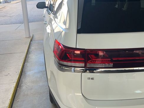 Used 2024 Volkswagen Atlas SE image 6