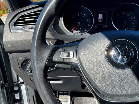 Used 2021 Volkswagen Tiguan SE R-Line image 15