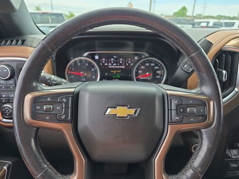Used 2020 Chevrolet Silverado 2500 High Country w/ Z71 Off-Road Package AWD/4WD image 18