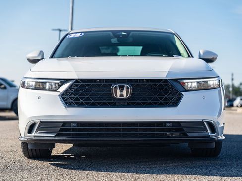 Used 2025 Honda Accord Touring image 2