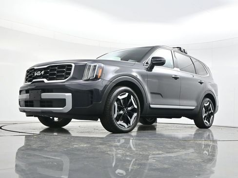 Used 2025 Kia Telluride S AWD/4WD image 49