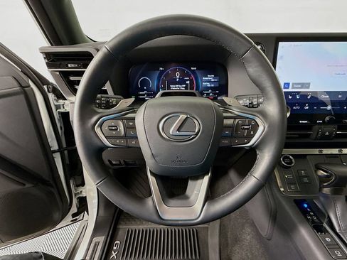 Certified 2025 Lexus GX 550 w/ Accessory Package (2T) AWD/4WD image 11